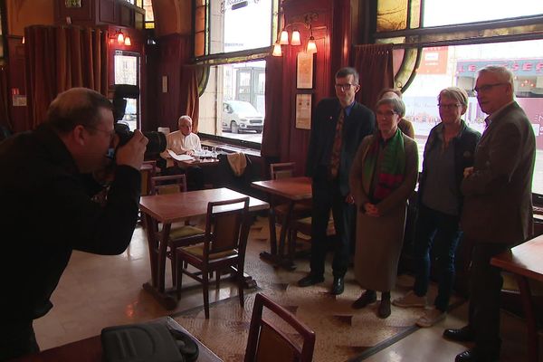 "Je suis très connue sur la place publique. Je suis la seule à vouloir sauver Nancy de projets inacceptables. Rendez-vous le 15 mars !" Françoise Hervé, candidate indépendante à Nancy.