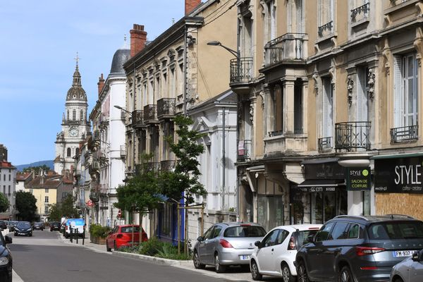 Cette ville de 41 000 habitants, préfecture de l'Ain a placé E. Macron largement en tête de l'élection présidentielle 2022