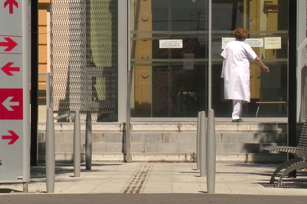 Lézignan-Corbières (Aude) - le centre hospitalier - mai 2020.