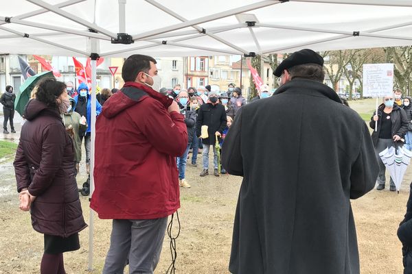 Premier rassemblement du collectif Moissac mérite mieux contre la politique du maire RN