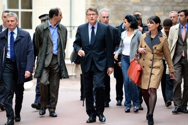 Vincent Peillon arrive sur les lieux du drame avec Anne Hidalgo et Rachida Dati