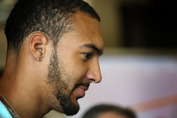 Rudy Gobert est le Français le mieux payé au monde depuis qu'il a prolongé son contrat avec l'équipe Jazz de l'Utah pour 4 ans. Il gagne en moyenne 23,2 millions par an.