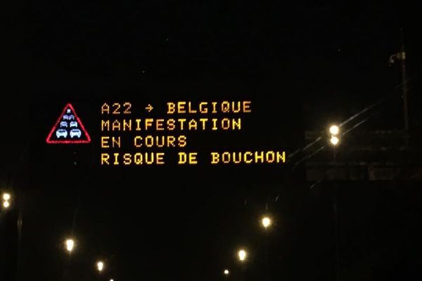 Une dizaine de kilomètres d'embouteillages se sont formés sur l'A22.