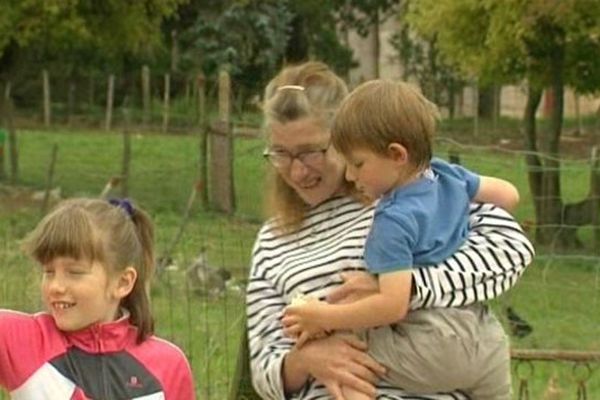 Patricia Cotton et ses deux enfants. 