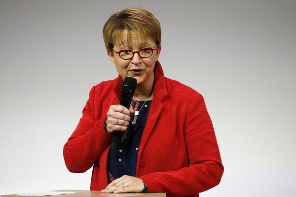 Nathalie Appéré lors de l'inauguration du TGV Paris Rennes en juillet 2017