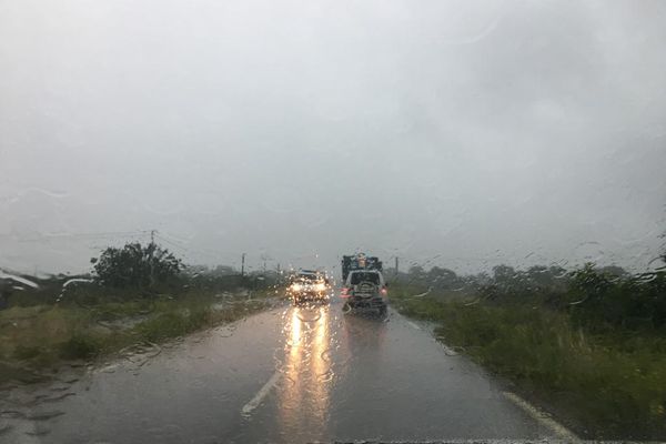 De fortes pluies tombent sur le Gard. Des routes sont coupées.