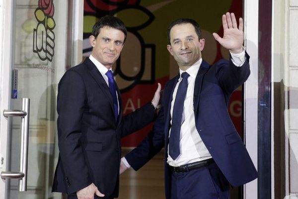 Manuel Valls et Benoît Hamon, ce dimanche soir. 