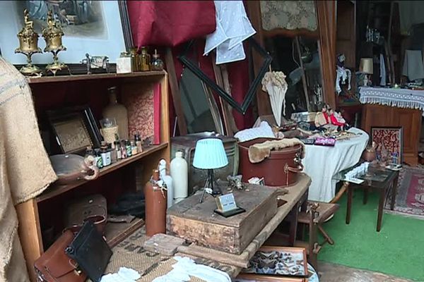 La brocante associative de la "Grange à Mimi"