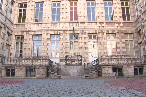 L'hôtel particulier Bouchu dit d'Esterno accueillera le siège de l'OIV après des travaux de rénovation.