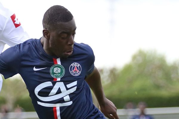 Ballo-Touré avec le maillot du PSG