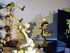 Figurines de Lucky Luke au musée de la figurine originale de Bruxelles (illustration)