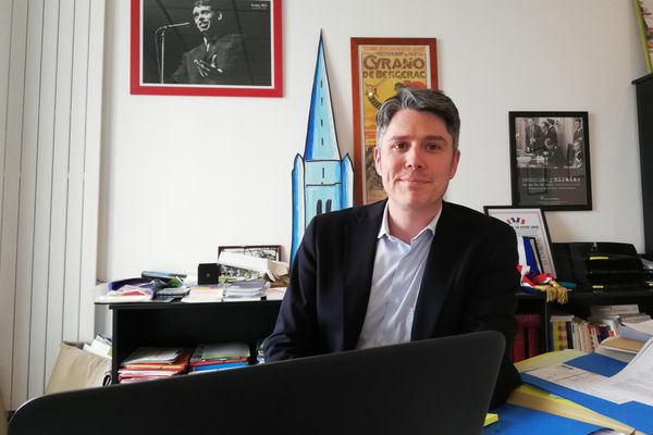 Mickaël Vallet (PS), sénateur de Charente-Maritime et porte-parole d'Aranud Montebourg