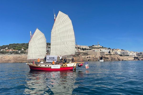 Hommage à Séte des victimes de Lampedusa