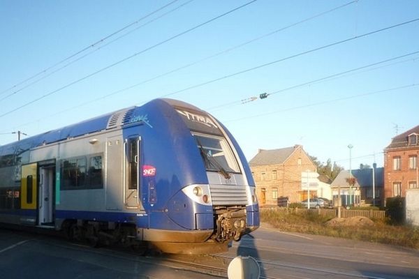 Un TER Nord Pas-de-Calais en 2010 en gare de Bouchain