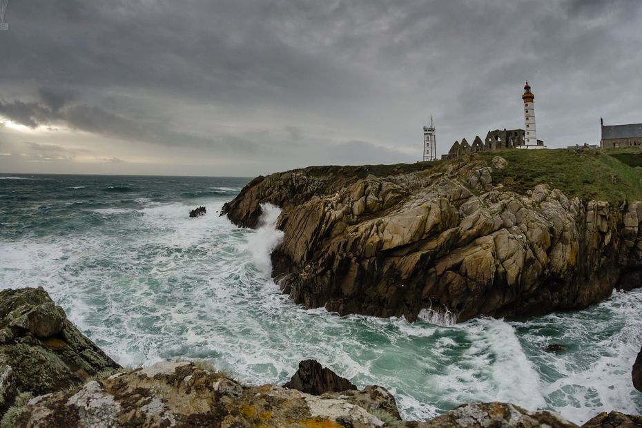 Coup De Vent En Bretagne. Des Rafales à Plus De 140 Km/h Dans Le Finistère