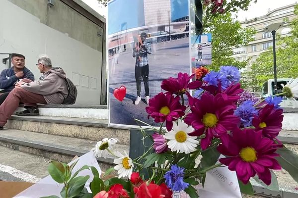 Hommage rendu à l'homme tué à la machette près d'une station de métro à Rennes le 29 mai 2023