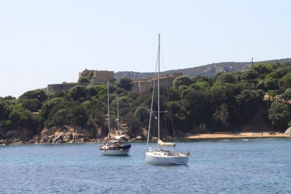 La baie de Tizzano