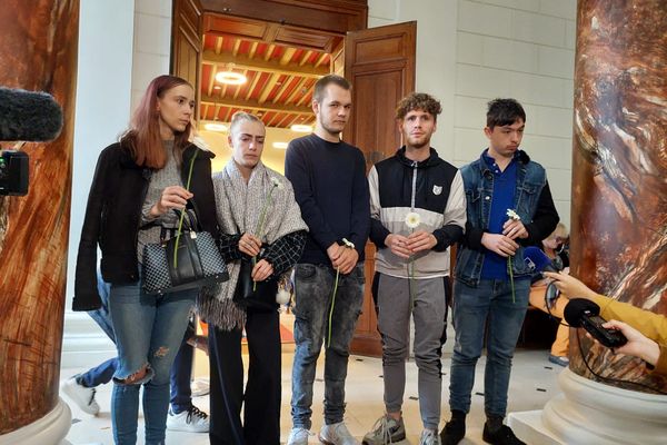 Cinq anciens enfants placés par l'ASE du Nord au sein du réseau de Julien M. et Bruno C. se sont exprimés à la barre ce jeudi 17 octobre.