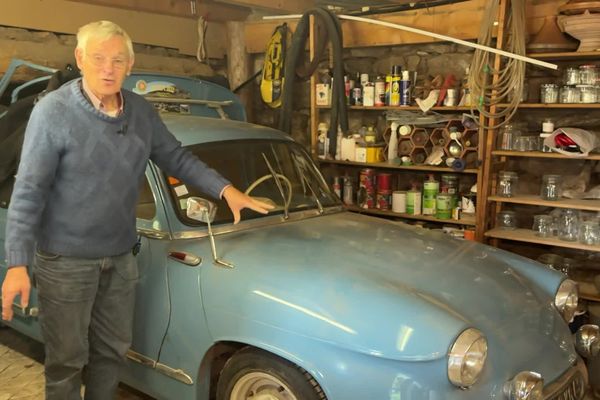 Jean-Pierre Maynard est incollable sur l'histoire des voitures Panhard.