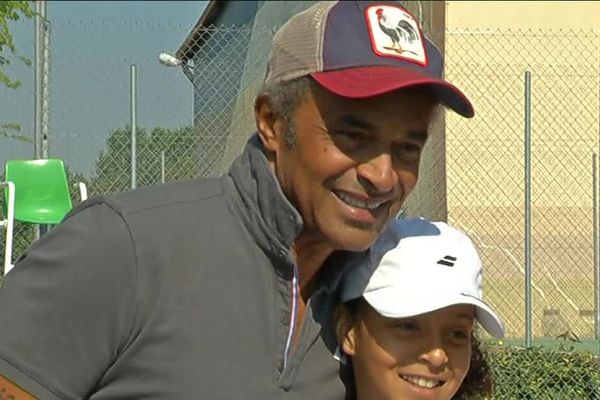 Yannick Noah s'est rendu à Mérignac ce 1er mai pour inaugurer une nouvelle structure de son association Fête le mur.