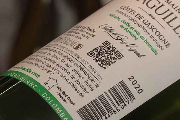 Des QR code renseignent la composition des vins depuis le 8 décembre 2023.