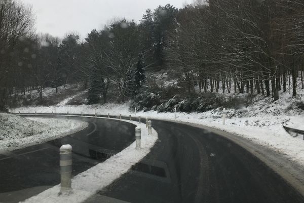 Route enneigée en Sarthe le 9  février 2018 