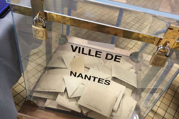 Bureau de vote à Nantes, 15 mars 2020