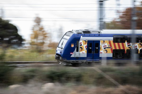 Pour réduire la pollution, la région Paca propose une réduction de 75% dans les bus et les TER. Mais la procédure pour en bénéficier n'est pas très aisée...