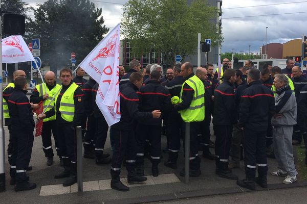 Mardi 15 mai, la grève des pompiers du Puy-de-Dôme, débutée le 30 avril 2018, entre dans sa troisième semaine. (Photo d'archives)