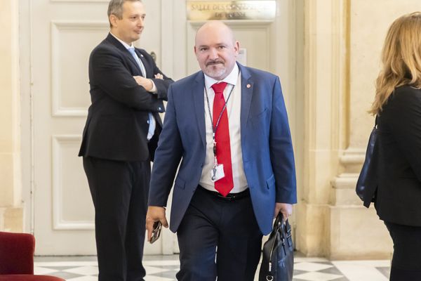 Frédéric Boccaletti est député de la 7e circonscription du Var. Il assume son passé judiciaire et reconnaît "une erreur".