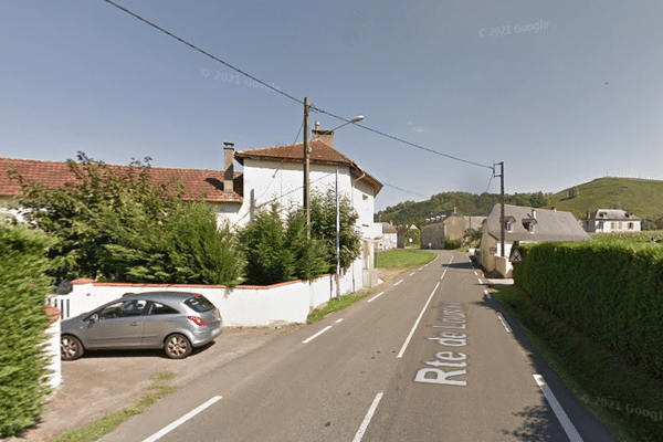 La victime, un homme de 51 ans, a été projetée 10 mètres plus loin dans le fossé de cette route traversant la commune d'Arcizac-Ez-Angles dans les Hautes-Pyrénées.