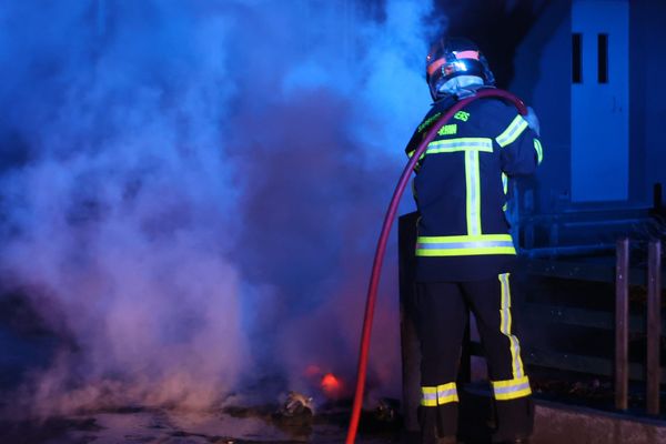 Un feu s'est déclaré très tôt dans la matinée aujourd'hui, à Avignon.