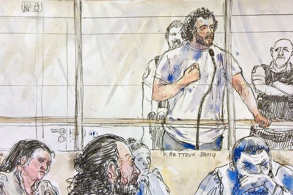 Croquis d'audience. Samy Rettoun, sa femme Sana et son père Farid sont jugés pour association de malfaiteurs à visée terroriste.