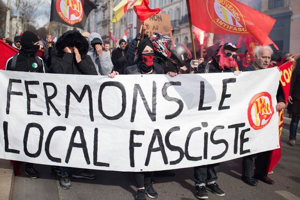 Une manifestation avait été organisée le 24 mars 2018 à Marseille pour demander la fermeture du local du Bastion social, un groupuscule d'extrême droite.