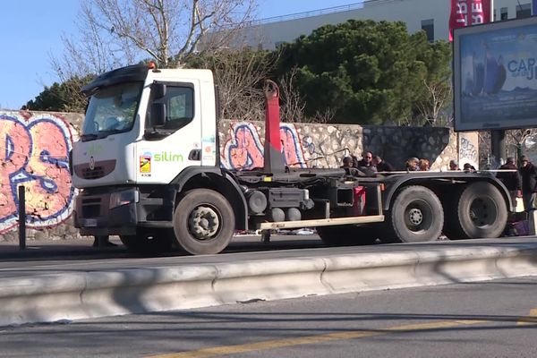 Un camion a renversé un homme poussant une trottinette boulevard Capitaine Gèze à Marseille jeudi 15 mars 2024