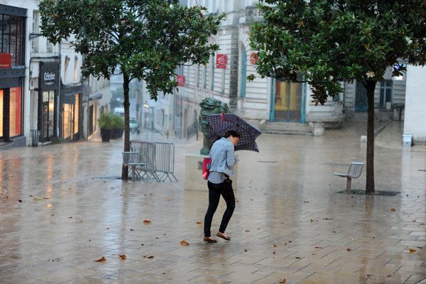 De forts cumuls de pluie sont attendus dans la nuit de vendredi à samedi.