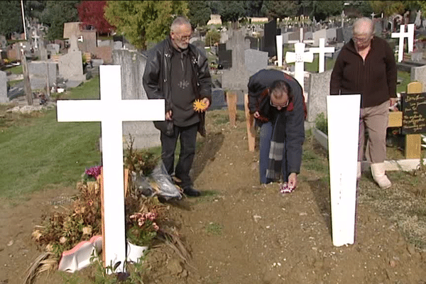 Le collectif "Dignité Cimetière" se bat à Rennes depuis 30 ans pour redonner de la dignité à ceux décédés dans la rue