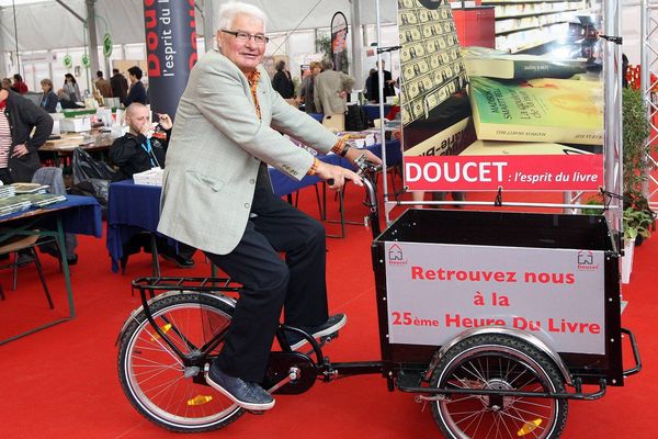 Raymond Poulidor a publié à ce jour quatre livres en collaboration avec des journalistes sportifs