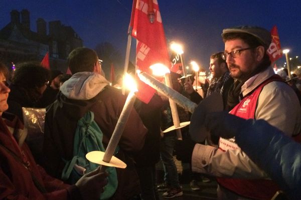 Manif au flambeau contre la réforme des retraites, à Nantes le 15 janvier 2020