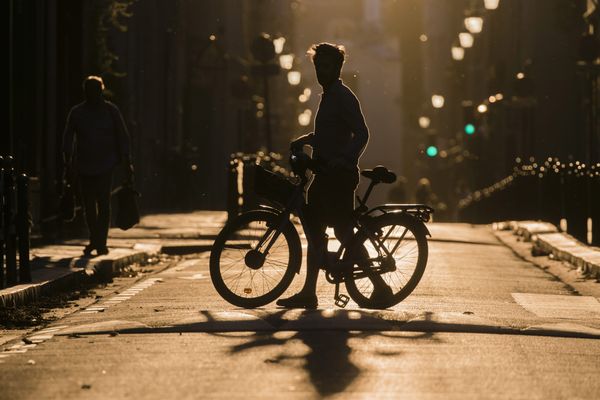 Privilégier le vélo, et éviter les efforts lors des moments chauds de la journée