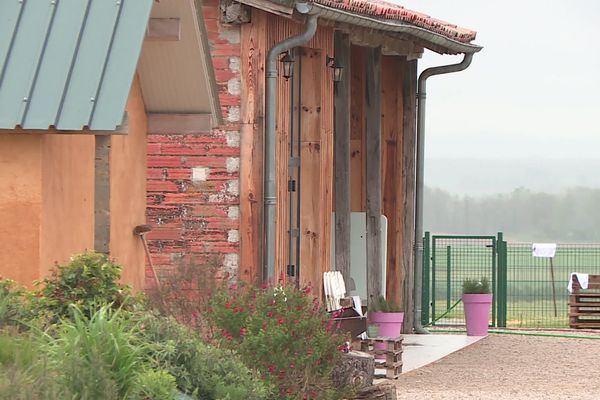 C'est dans ce gîte situé au Burgaud près de Toulouse qu'avait été organisée la fête clandestine qui a réuni une centaine de participants.