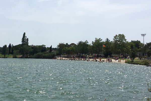 Le lac de la Ramée à Tournefeuille, près de Toulouse.