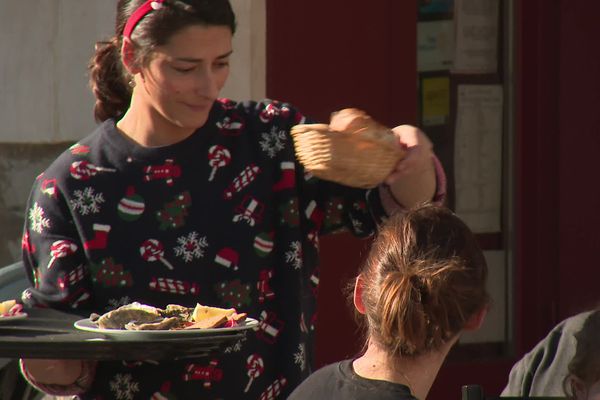 Pour bien accueillir 5 millions de visiteurs qui viennent sur la Côte basque, recruter des saisonniers est un vrai casse-tête pour les professionnels du tourisme.