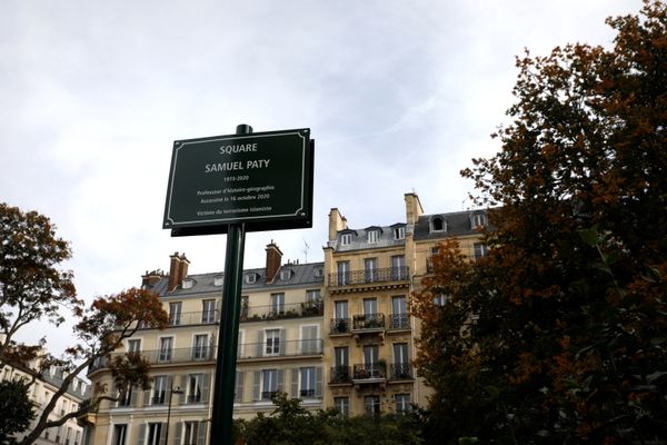 Le square Samuel Paty se situe en face de La Sorbonne dans le Ve arr. de Paris.