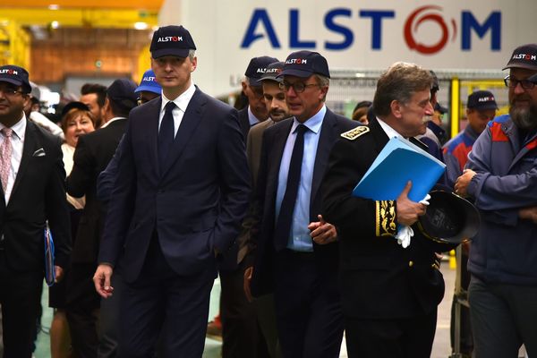 Visite du ministre de l'économie et des finances, dans l'une des entreprises d'Alstom France en septembre 2017.