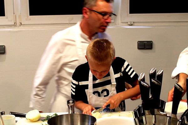 Le jeune Florian Huck et le chef Bertrand Kiene, représentant le collège de Villé