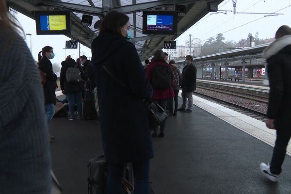 Les quais de la gare de Dijon, samedi matin, 6 février