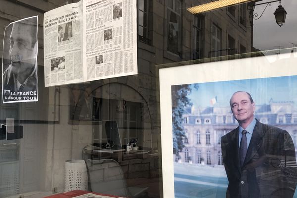 À Besançon, la permanence des élus Les Républicains rend hommage à Jacques Chirac