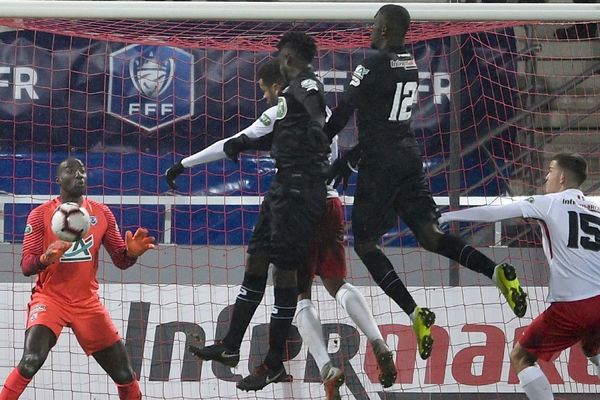 L'équipe de Guingamp marque un premier but lors du match de la Coupe de France qui l'oppose à Nancy