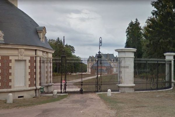 Le château de Saint-Hubert à Neuvy-sur-Barangeon est en vente